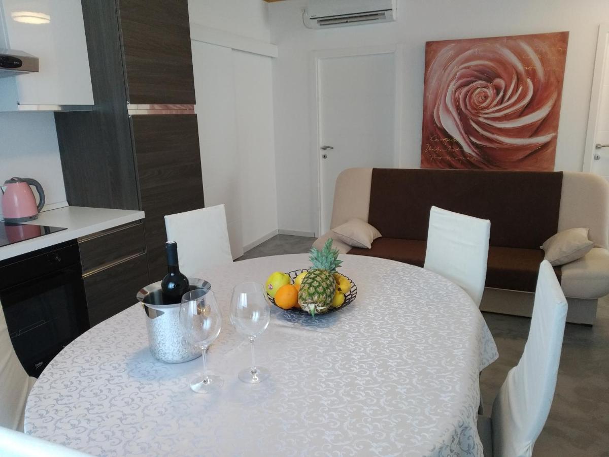 Ines Apartment โนวีวีโนดอลสกี ภายนอก รูปภาพ